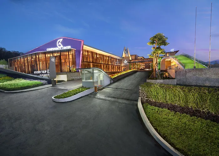 Family Hotel: Golden Tulip Holland Resort Batu